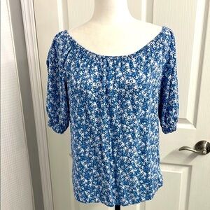 Blue & White Floral Peasant Blouse Scooped Neckline & Short Sleeves Size S